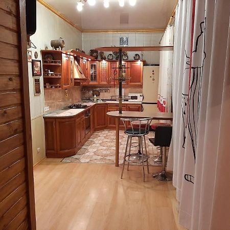 Куренiвський Двiр Kiev Exterior foto