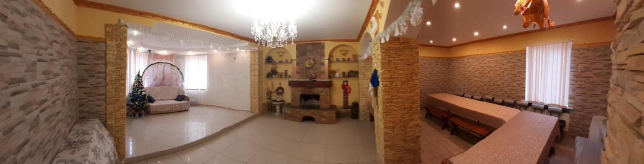 Куренiвський Двiр Kiev Exterior foto