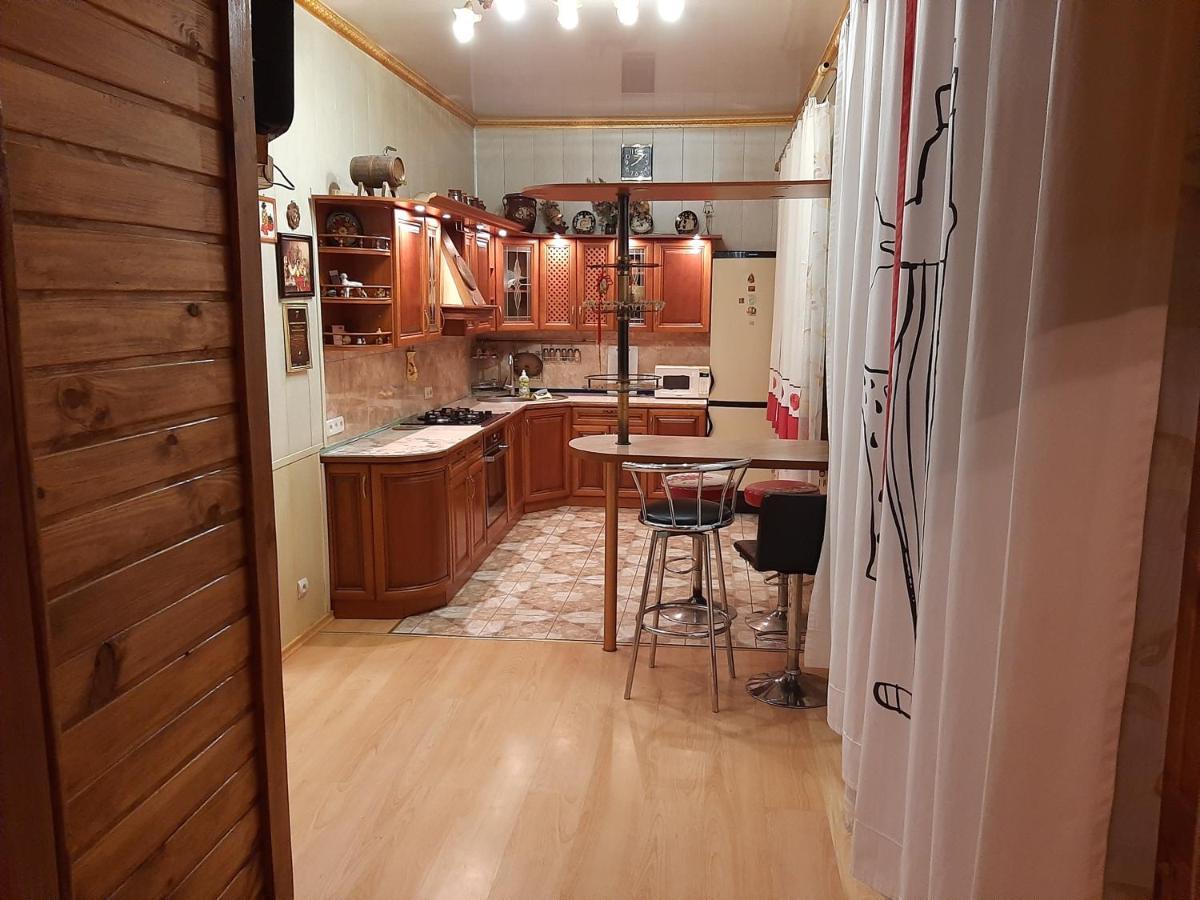 Куренiвський Двiр Kiev Exterior foto