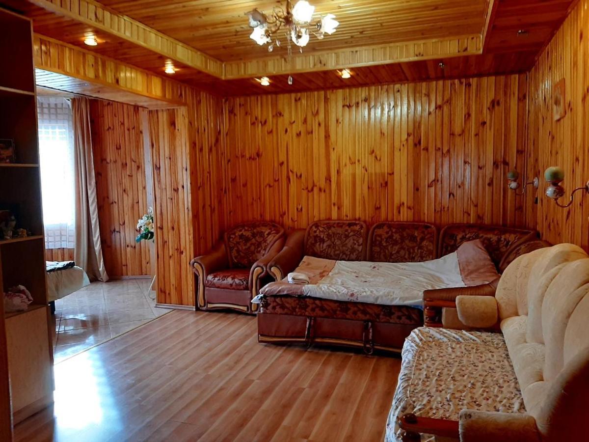 Куренiвський Двiр Kiev Exterior foto