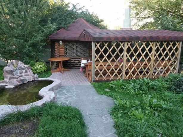 Куренiвський Двiр Kiev Exterior foto