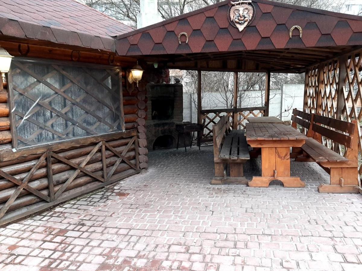 Куренiвський Двiр Kiev Exterior foto